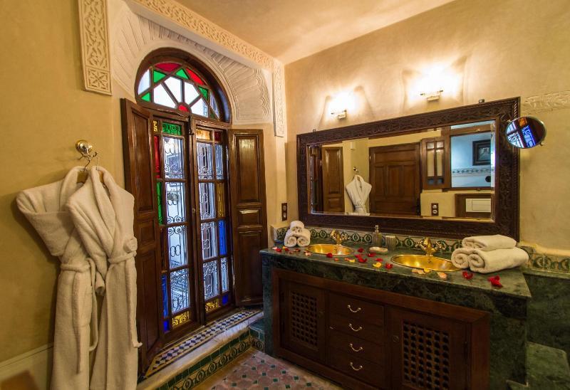Riad Les Remparts De Fez Bagian luar foto