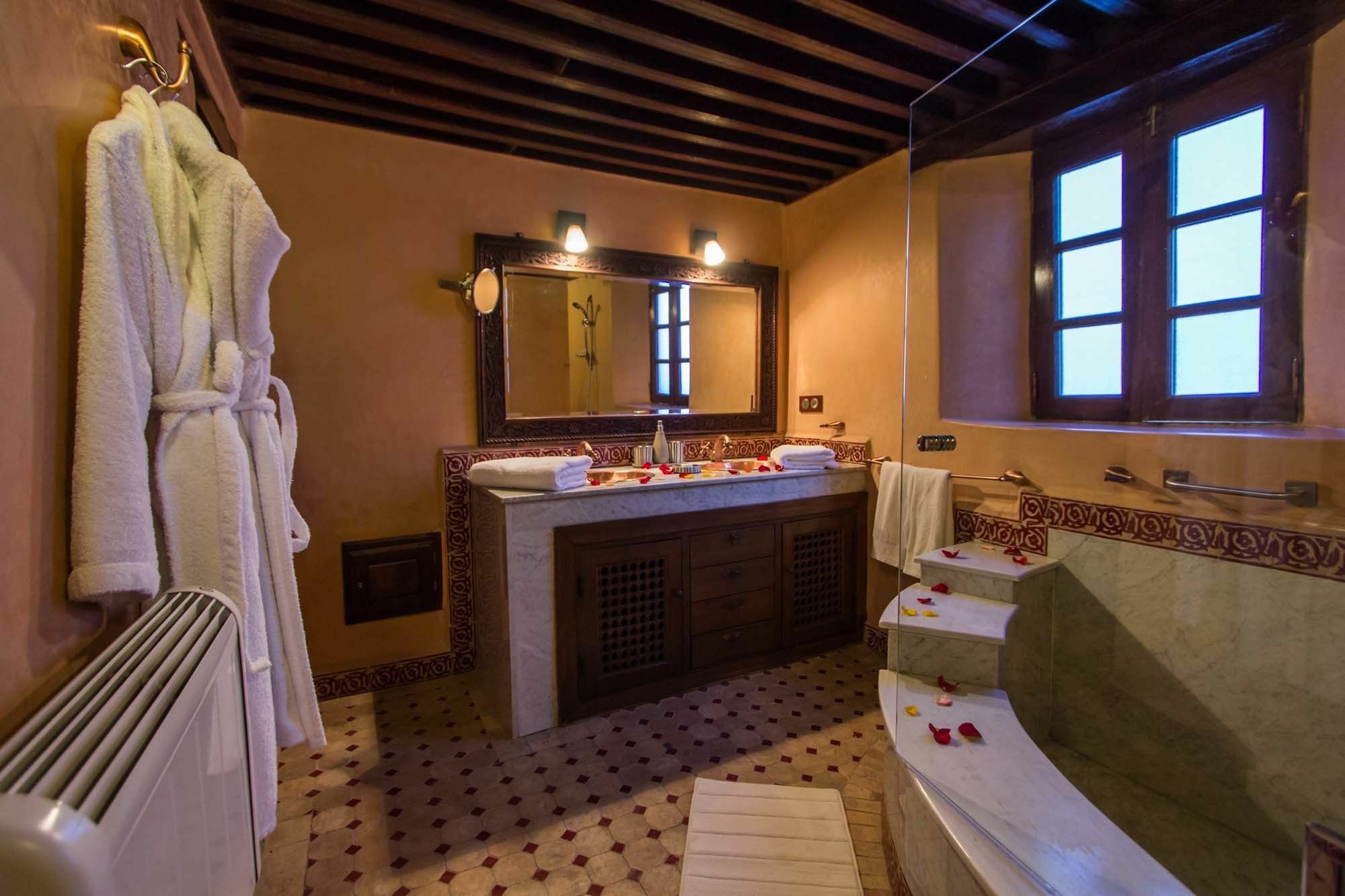 Riad Les Remparts De Fez Bagian luar foto