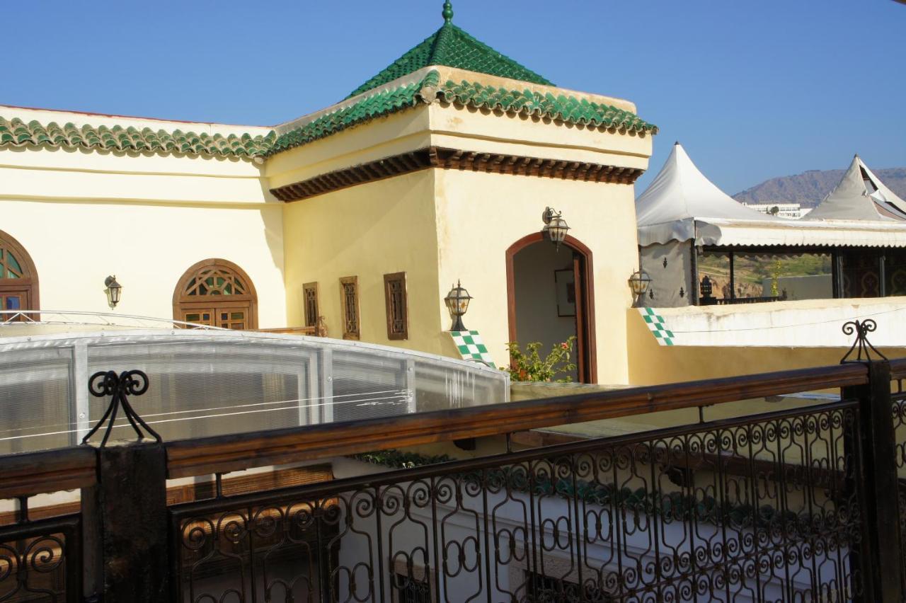 Riad Les Remparts De Fez Bagian luar foto